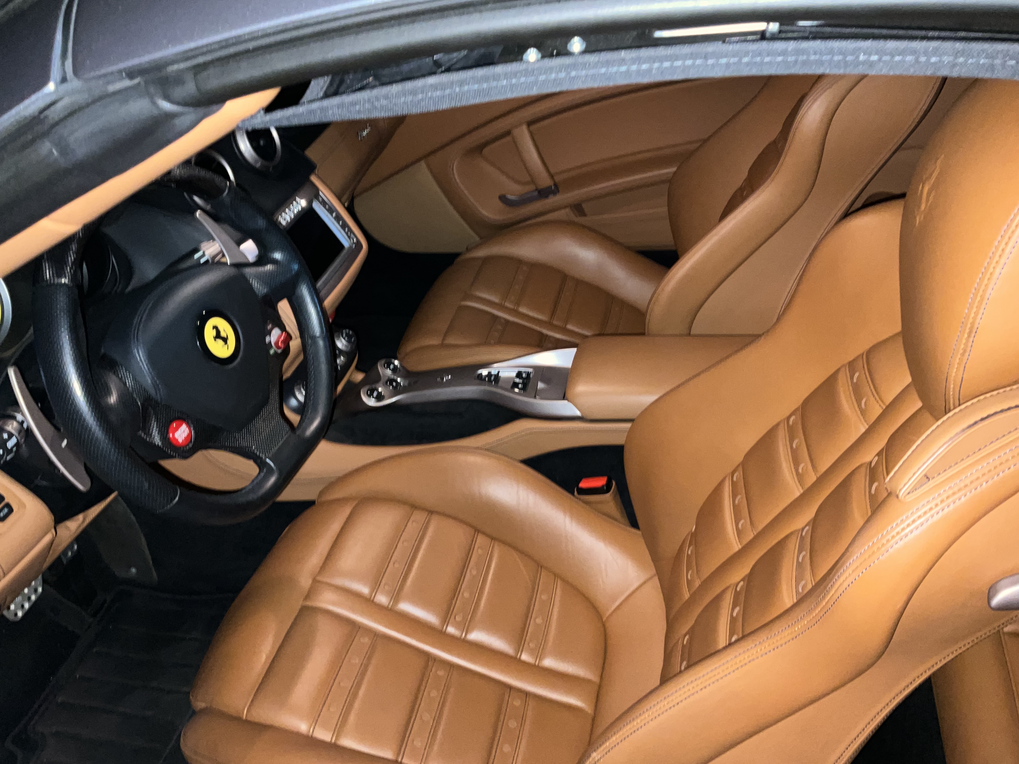 Used 2012 Ferrari California RWD image 4