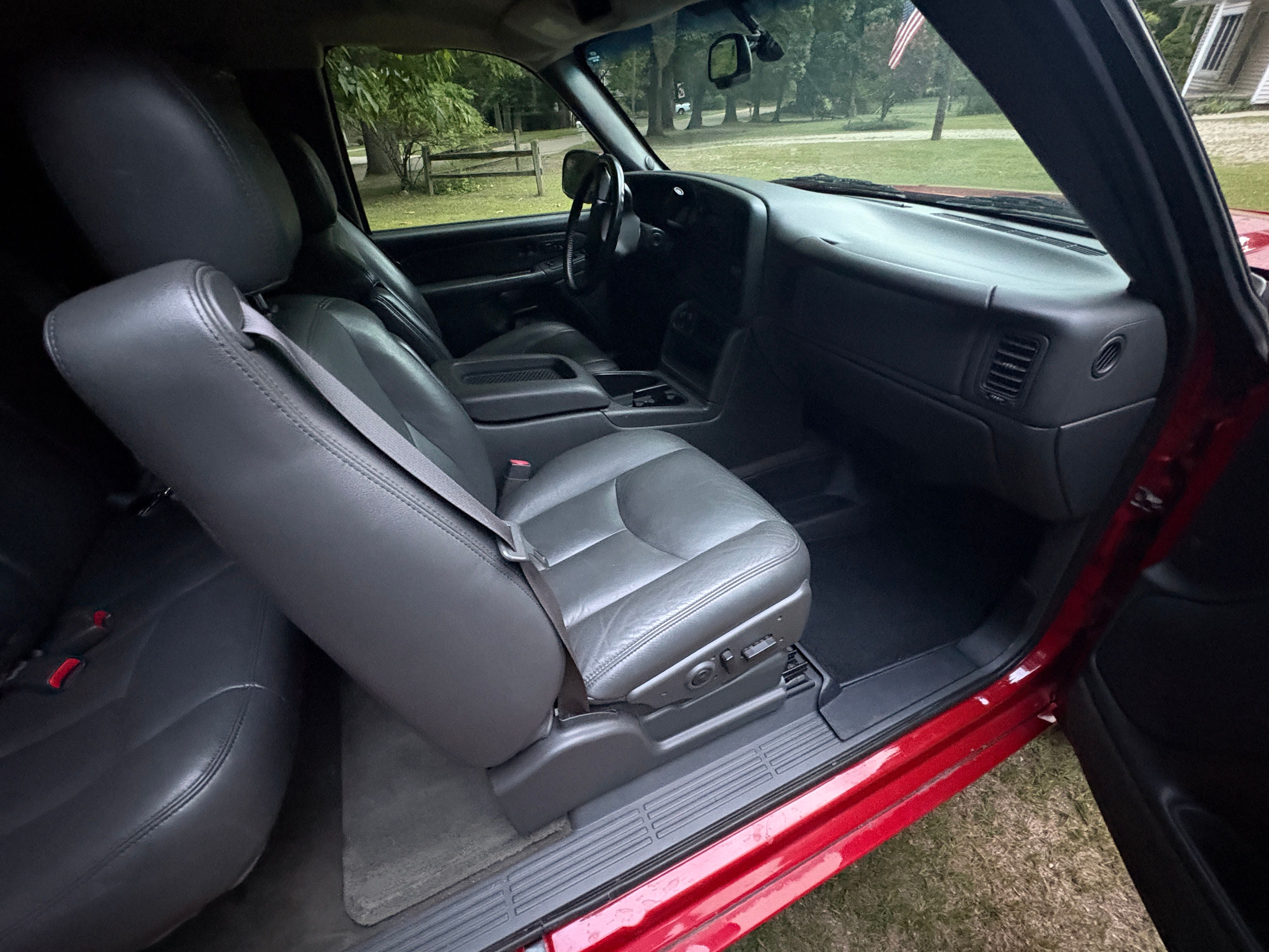 Used 2005 Chevrolet Silverado 1500 SS w/ Safe And Sound Package AWD/4WD image 10
