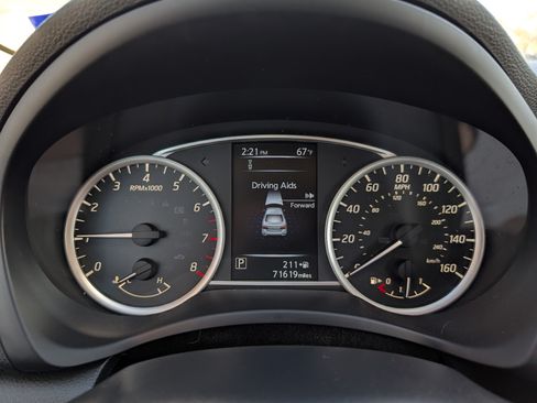 Used 2018 Nissan Sentra S image 2