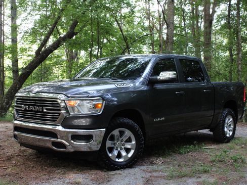 Used 2024 RAM 1500 Laramie AWD/4WD image 1