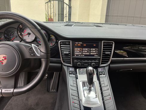 Used 2010 Porsche Panamera 4S image 13
