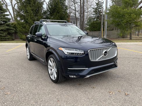 Used 2016 Volvo XC90 T6 Inscription w/ Vision Package image 4