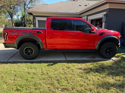 Used 2018 Ford F150 Raptor w/ Equipment Group 802A Luxury image 13