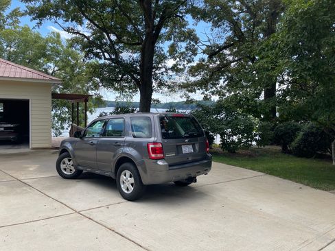 Used 2012 Ford Escape XLS image 1