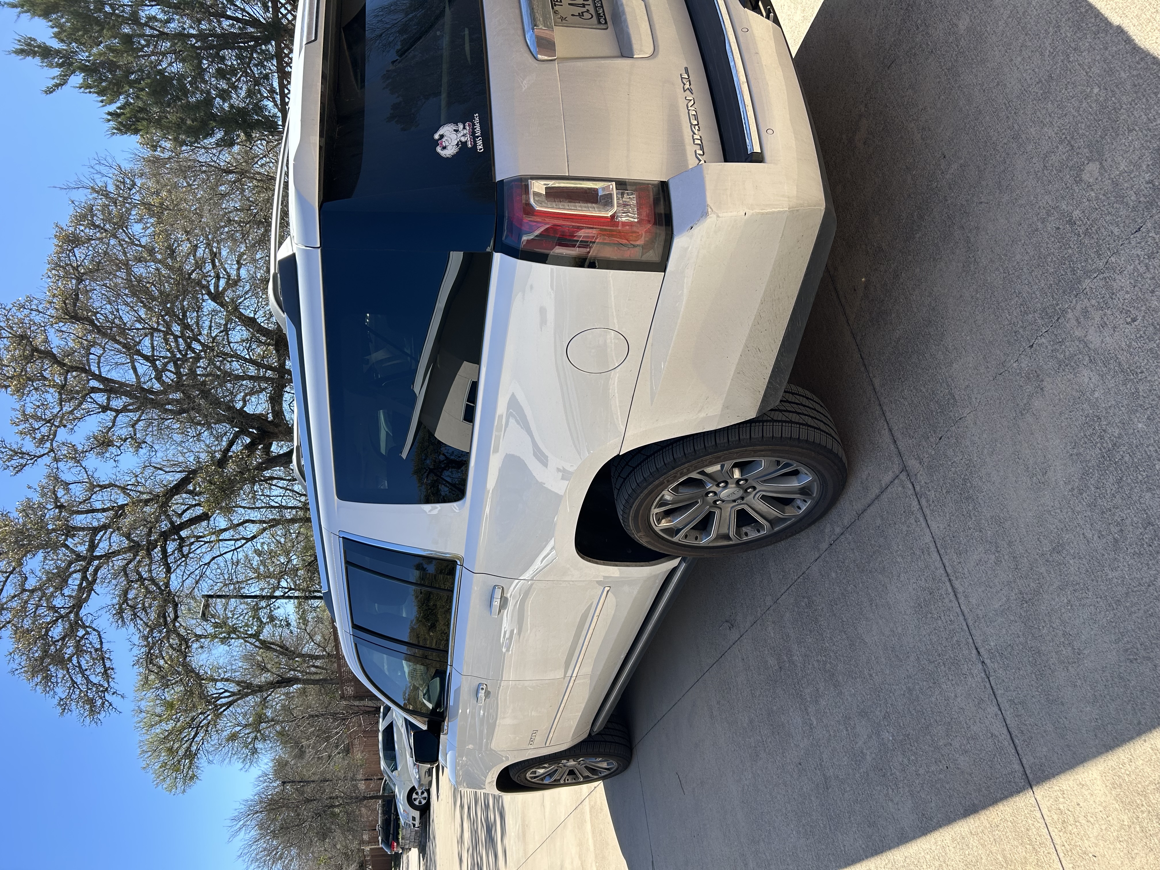 Used 2016 GMC Yukon XL Denali w/ Open Road Package AWD/4WD image 4