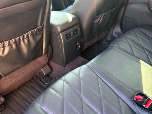 Used 2016 INFINITI QX70 3.7 w/ Premium Package image 13