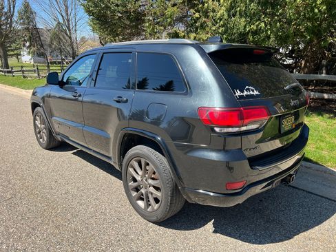 Used 2016 Jeep Grand Cherokee Limited 75th Anniversary AWD/4WD image 10