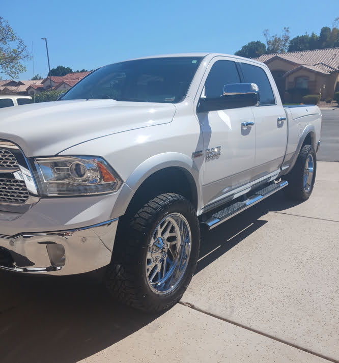 Used 2018 RAM 1500 Laramie w/ Convenience Group AWD/4WD image 6