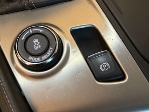 Used 2017 Chevrolet Corvette Stingray Coupe w/ 2LT Preferred Equipment Group image 28