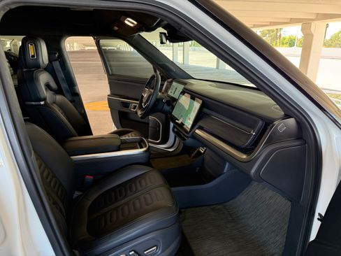 Used 2023 Rivian R1S Adventure AWD/4WD image 20