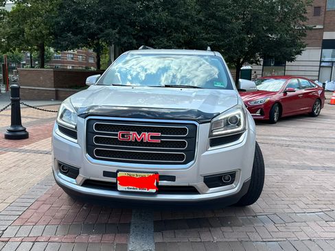Used 2014 GMC Acadia SLT FWD image 2