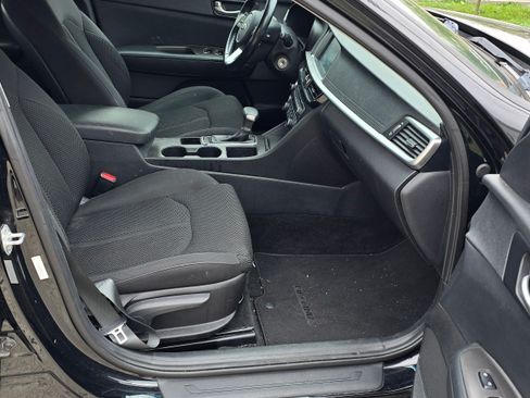 Used 2019 Kia Optima LX w/ LX Premium Package image 13