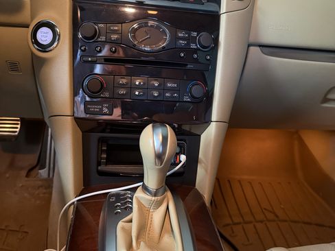 Used 2010 INFINITI FX35 AWD w/ Navigation Pkg image 12