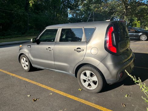 Used 2019 Kia Soul w/ Convenience Package image 6