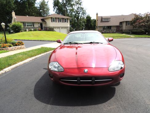 Used 1997 Jaguar XK8 Convertible RWD image 2