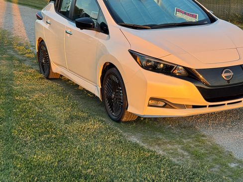 Used 2023 Nissan Leaf SV Plus FWD image 2