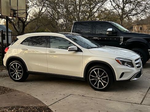 Used 2017 Mercedes-Benz GLA 250 image 1