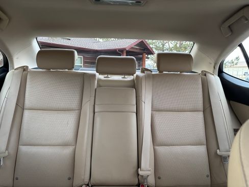 Used 2015 Lexus ES 300h image 29