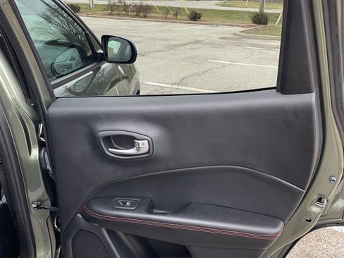 Used 2020 Jeep Compass Trailhawk image 20