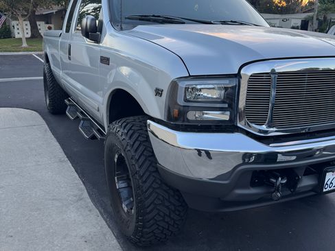 Used 2001 Ford F250 Long Bed image 2