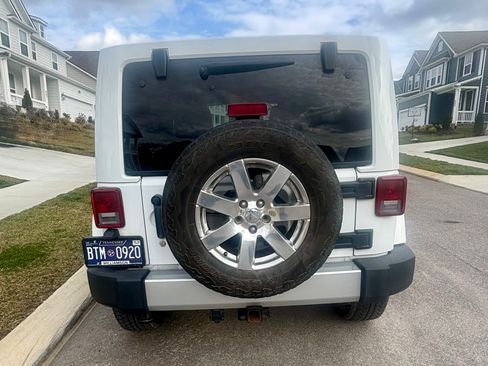 Used 2012 Jeep Wrangler Unlimited Sahara w/ Connectivity Group image 5