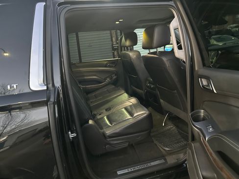 Used 2016 Chevrolet Suburban LT w/ Luxury Package image 6