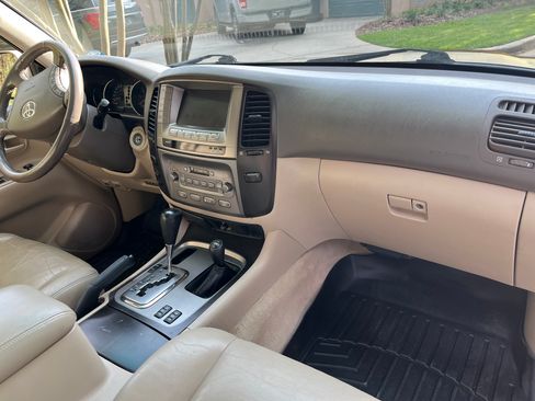 Used 2007 Toyota Land Cruiser AWD/4WD image 27