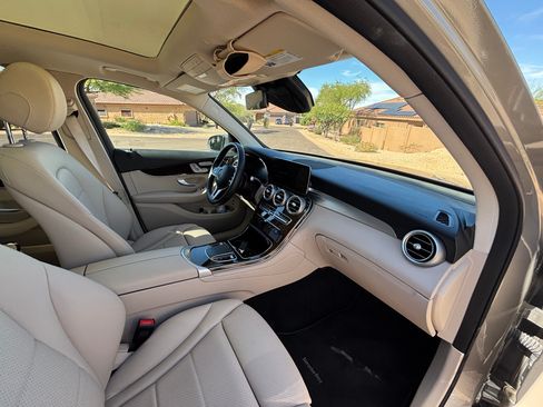 Used 2022 Mercedes-Benz GLC 300 4MATIC image 15