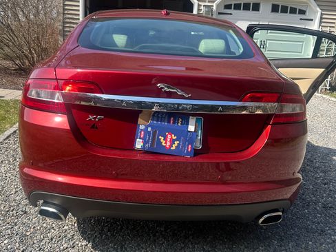 Used 2011 Jaguar XF image 9