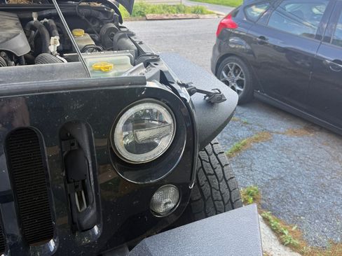 Used 2015 Jeep Wrangler Sport AWD/4WD image 5