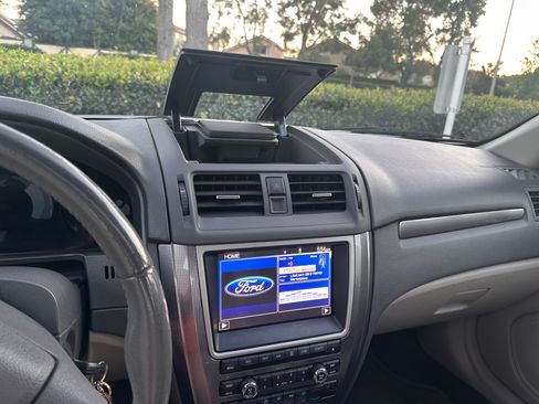 Used 2011 Ford Fusion SEL w/ 302A Rapid Spec Order Code image 10