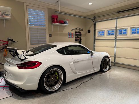 Used 2016 Porsche Cayman GT4 image 23