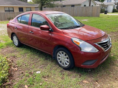 Used 2016 Nissan Versa S Plus image 2
