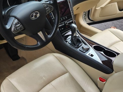 Used 2015 INFINITI Q50 Premium w/ Deluxe Touring Package image 15