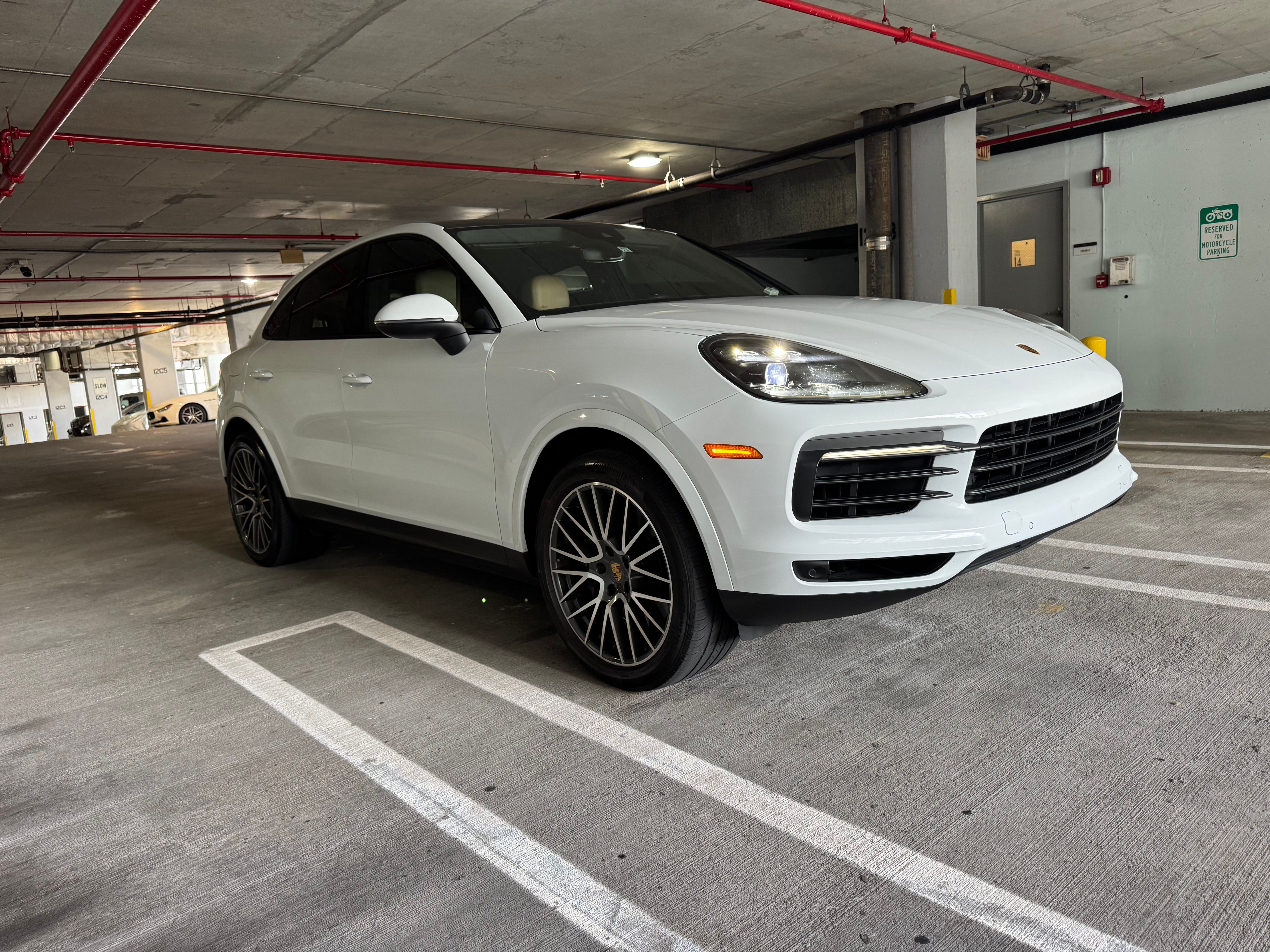 Used 2021 Porsche Cayenne Coupe AWD/4WD image 9