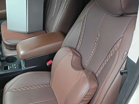 Used 2017 Subaru Outback 2.5i Touring image 11