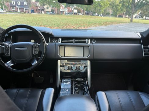 Used 2016 Land Rover Range Rover HSE image 14