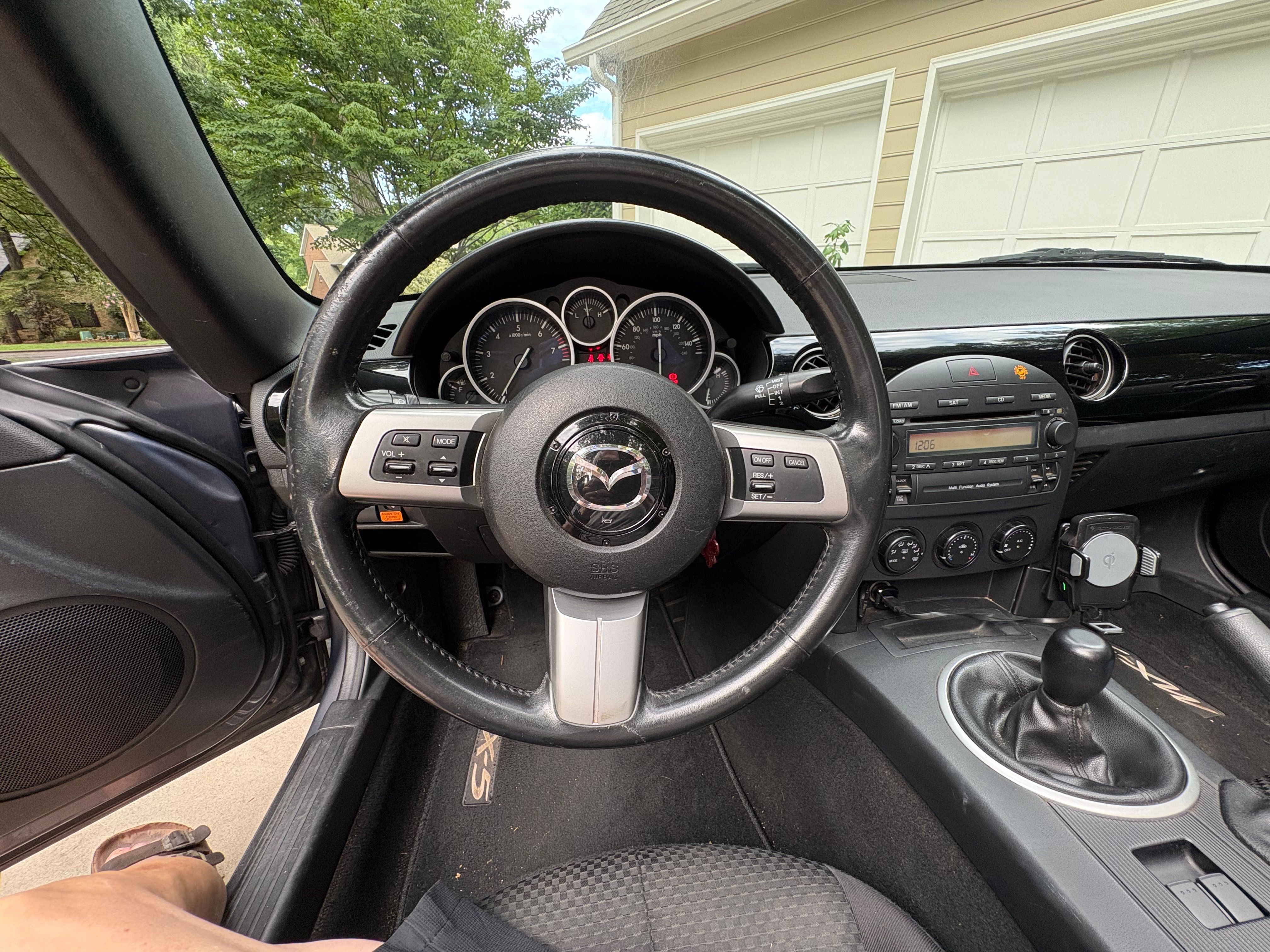 Used 2007 MAZDA MX-5 Miata Touring RWD image 27