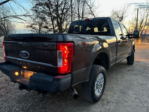 Used 2018 Ford F250 XLT image 9