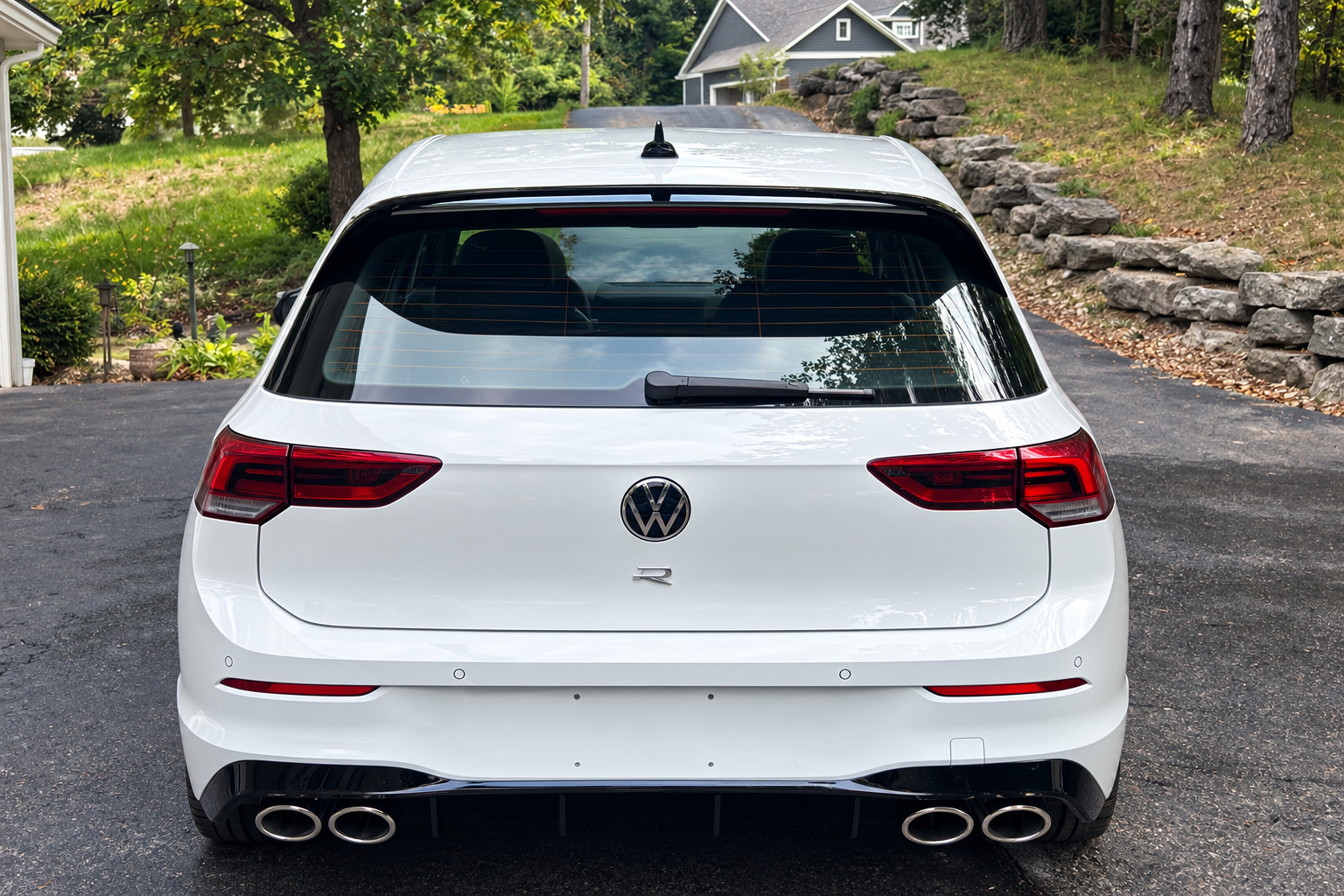 Used 2024 Volkswagen Golf R AWD/4WD image 9
