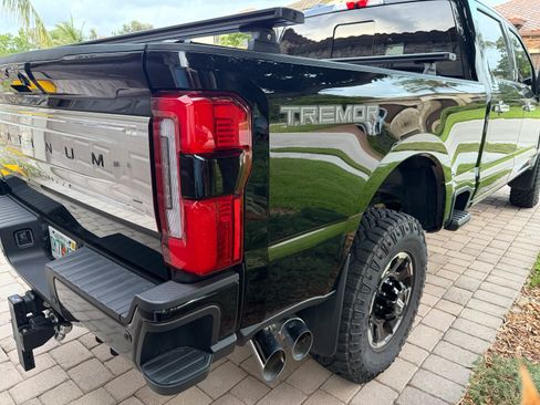 Used 2025 Ford F250 Platinum w/ Platinum Plus Package AWD/4WD image 12