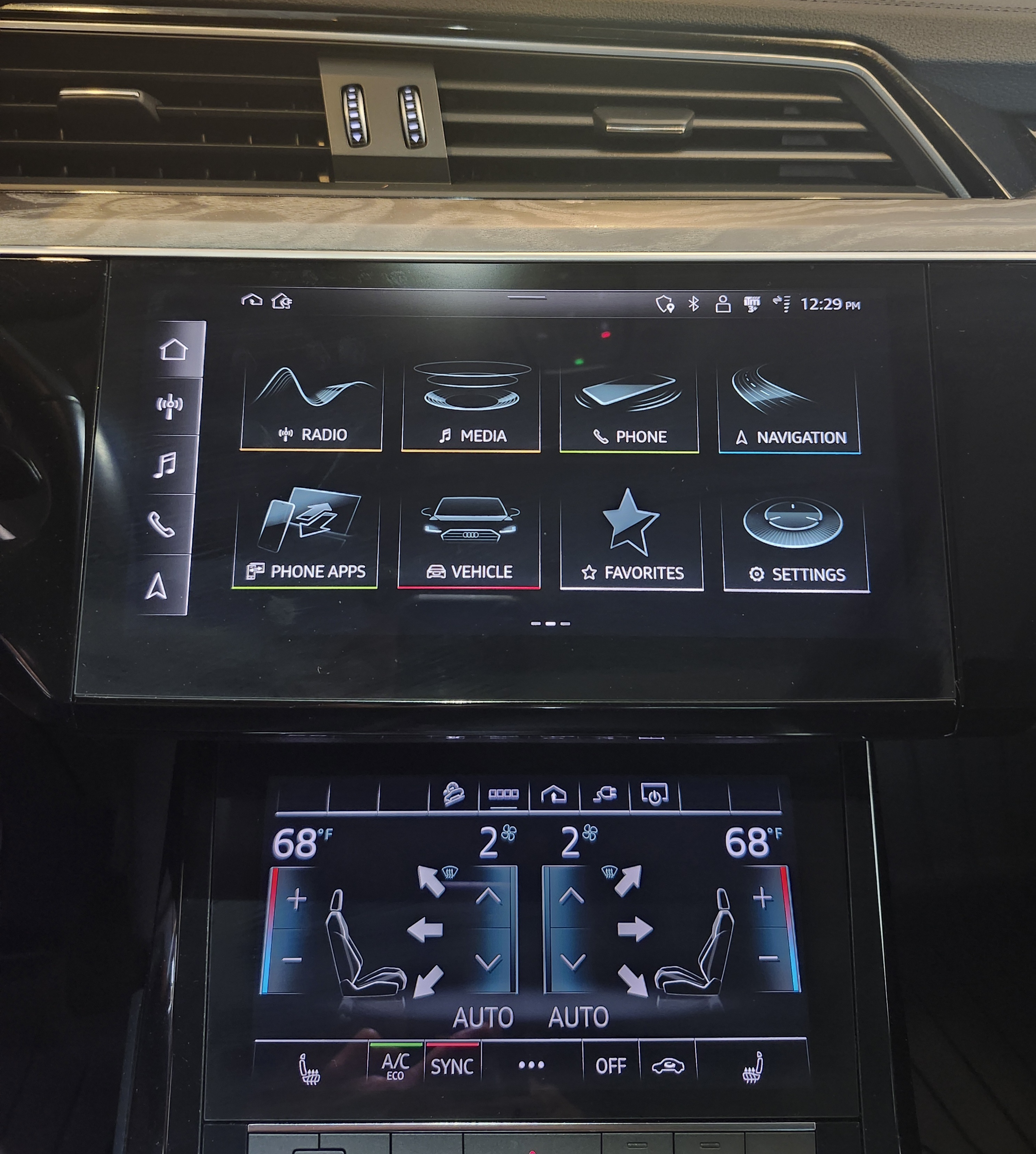 Used 2021 Audi e-tron Premium w/ Convenience Plus Package AWD/4WD image 25