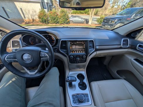 Used 2014 Jeep Grand Cherokee Limited w/ Trailer Tow Group IV image 2