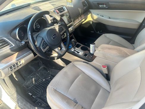 Used 2016 Subaru Outback 3.6R Limited image 4
