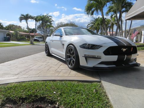 Used 2019 Ford Mustang GT Premium w/ Performance Package - Level 2 image 10