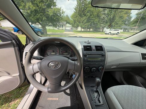 Used 2009 Toyota Corolla LE w/ All Weather Guard Pkg FWD image 8