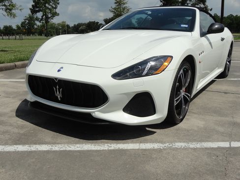 Used 2018 Maserati GranTurismo MC image 6