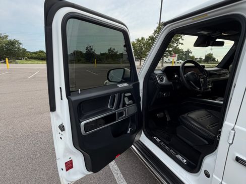 Used 2025 Mercedes-Benz G 550 image 16