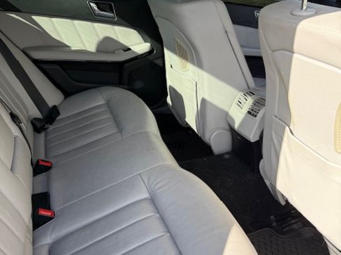 Used 2011 Mercedes-Benz E 550 Sedan image 6