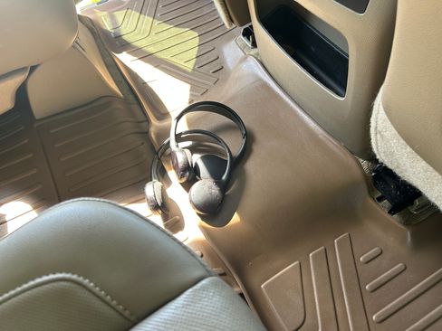 Used 2015 Chevrolet Tahoe LTZ AWD/4WD image 13